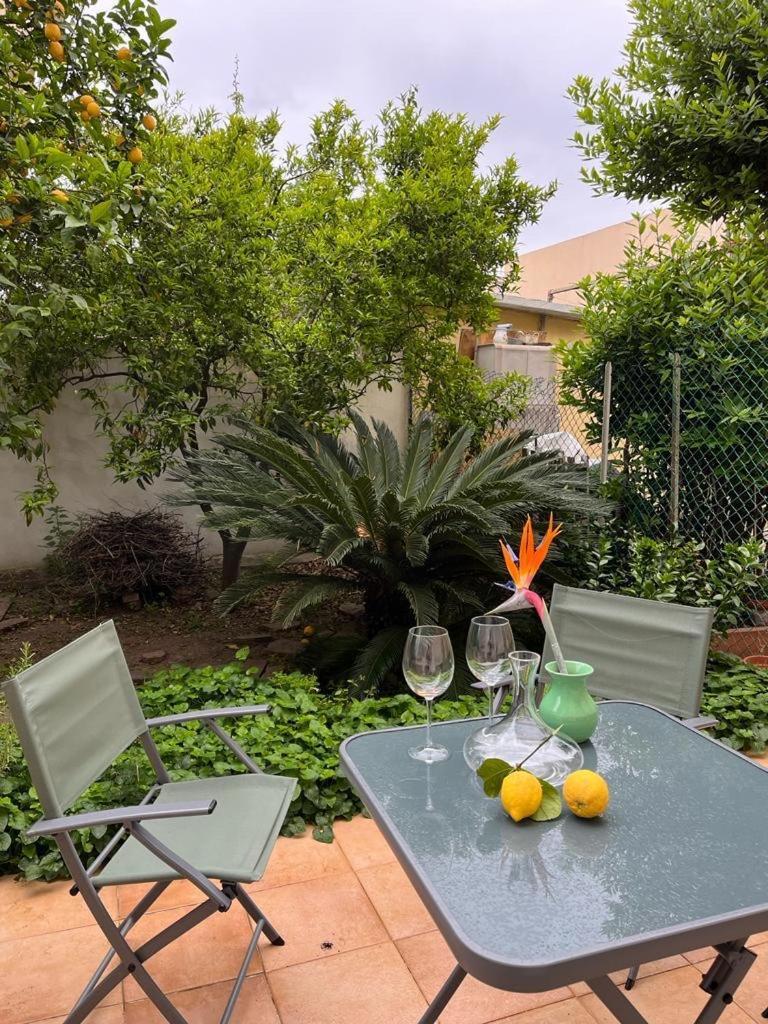 Tangerine Tree House Appartement Cagliari Buitenkant foto